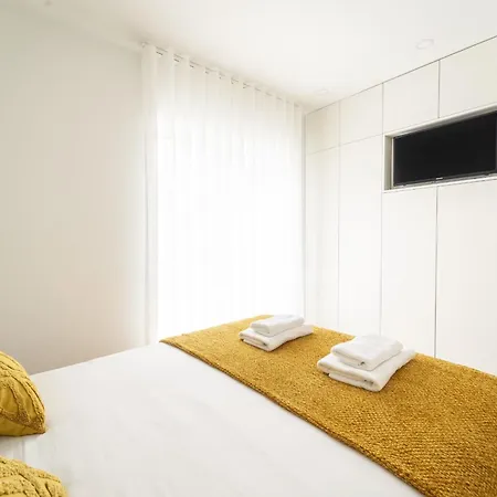 Forum Ii By House And People